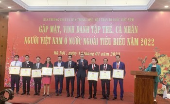 vinh danh tap the ca nhan nguoi viet nam o nuoc ngoai tieu bieu nam 2022