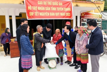 nguoi dan ngheo cua 17 tinh duoc ho tro gao trong dip tet nguyen dan giap hat