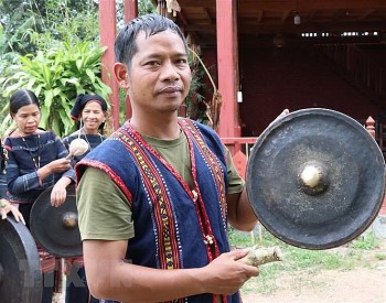 nguoi ket noi cong dong de luu giu van hoa dan toc o tay nguyen