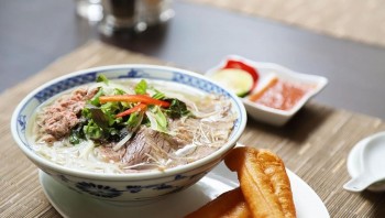 mon an truyen thong viet len mam khach san 5 sao