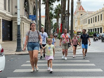 khach quoc te den viet nam tang manh trong dip tet quy mao 2023