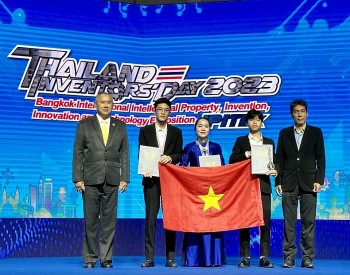 doan hoc sinh viet nam dat thanh tich cao tai cuoc thi quoc te ve so huu tri tue sang che doi moi va cong nghe