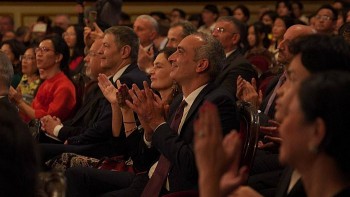 nghe sy viet bieu dien tac pham kinh dien cua nha soan nhac italy