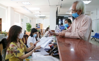 nam 2023 lao dong nu nghi huu o tuoi 56