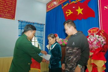 thua thien hue am ap ngay hoi bien phong toan dan tai xa bien gioi bien phu dien