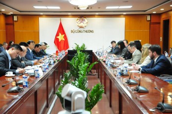 day manh hop tac thuong mai va dau tu giua viet nam hoa ky