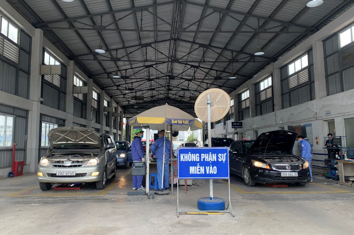 Ùn tắc đăng kiểm ở Hà Nội, Bộ GTVT đề xuất miễn kiểm định ô tô mới