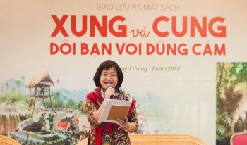 tien si giao duc giup tre nuoi duong tinh yeu doc sach