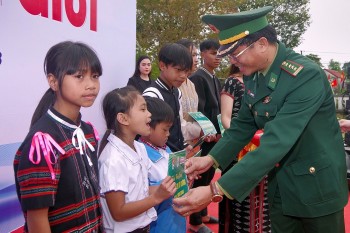 Thừa Thiên Huế: Ý nghĩa thiết thực từ chương trình “Tháng ba biên giới”