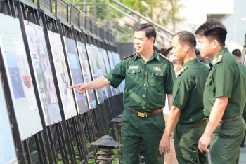 lan dau tien cong bo gan 100 van ban luu hinh dau but tich vua phe ve da nang