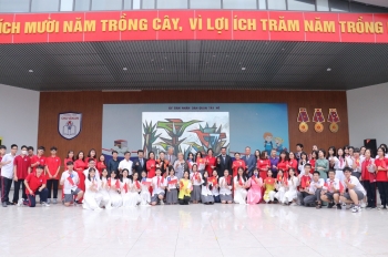 hoa si chile ngo loi nho hoc sinh viet nam dat ten cho tranh