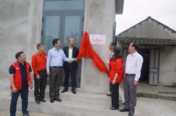 quang tri ban giao 100 can nha cho ngu dan ngheo kho khan