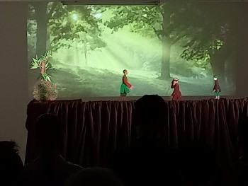 nghe si ukraine bieu dien vo mua roi nuoc chuyen the tu truyen tho lu c van tien