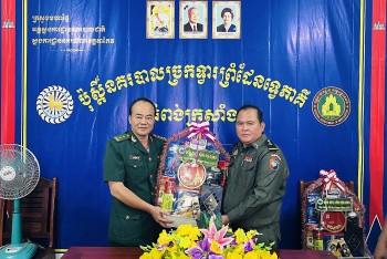 Bộ đội Biên phòng tỉnh An Giang: Chúc Tết cổ truyền Chôl Chnăm Thmây nước bạn Campuchia