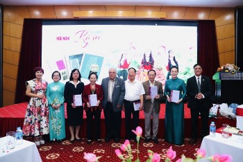 giao luu huu nghi tri an cac thay co giao cua cong dong noi tieng bulgaria tai viet nam