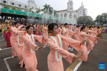 nhan dan lao campuchia thai lan myanmar tung bung don tet te nuoc