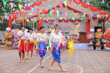 ngay tet am ap cua luu hoc sinh o cac ngoi truong huu nghi