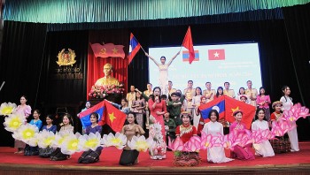 tet ban tren dat viet