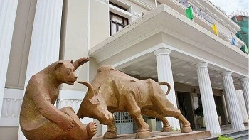 thi truong gia tang su canh giac truoc phien dao han phai sinh thang 4