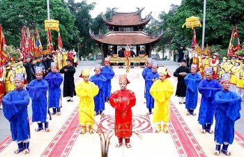 thanh kinh le gio duc quoc to lac long quan va dang huong tuong niem to mau au co