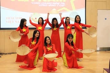 quang ba van hoa viet nam tai anh