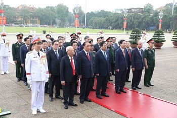 lanh dao dang nha nuoc vao lang vieng chu tich ho chi minh