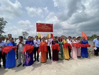 ban giao 3 cay cau cho nguoi dan ca mau