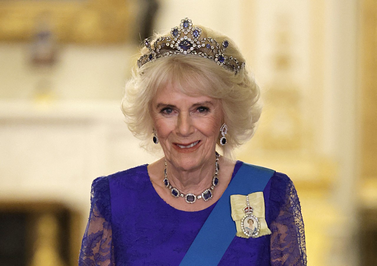 Vương miệng Hoàng hậu Camilla đội trong ngày đăng quang có gì đặc biệt?