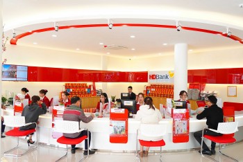 hdbank chot ngay 305 tra co tuc bang tien mat ty le 10