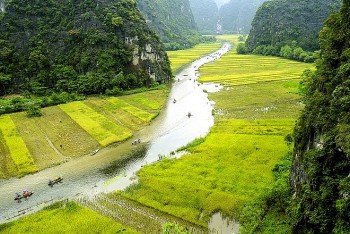 tuan du lich ninh binh 2023 co chu de sac vang tam coc trang an