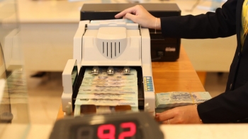 ngan hang nha nuoc thuc cac nha bang trien khai chinh sach co cau lai no