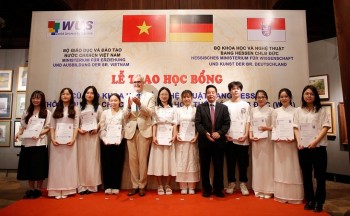 bang hessen duc trao 90 suat hoc bong cho sinh vien viet nam