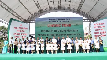 ha noi trong cay ket noi hoa binh va huu nghi voi cac quoc gia tren the gioi