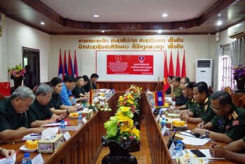 kon tum hoi dam voi hai tinh attapu va champasac ve hoi huong hai cot liet si hy sinh ta i la o