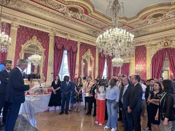 xay dung phong trao nguoi viet tai lyon phap