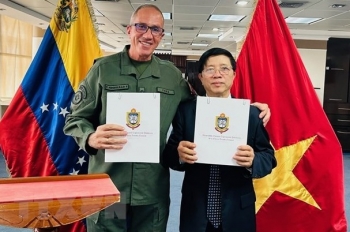 giang vien sinh vien viet nam va venezuela giao luu trao doi hoc thuat