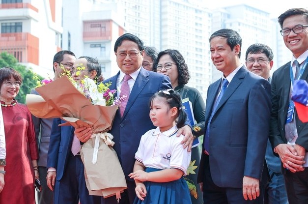 Học tập để Việt Nam không thua kém đất nước nào trên thế giới