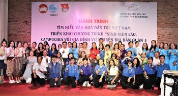 them nhung mai am viet cho sinh vien lao campuchia