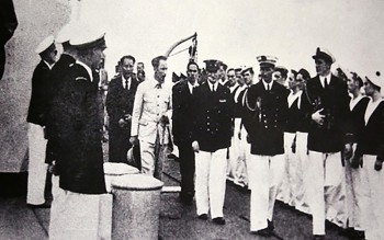 buc tranh va cai khung