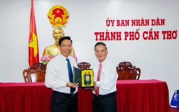 Lãnh đạo Cần Thơ làm việc với Hội Khmer - Việt Nam tại Campuchia
