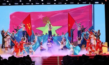 long trong le ky niem 50 nam chien cong chong de quoc my phong toa song bien mien bac