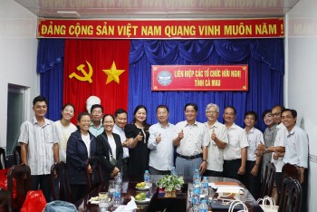 the corea peace 3000 tiep tuc ho tro hoc bong hy vong cho hoc sinh kho khan tai ca mau