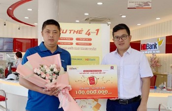 HDBank trao thưởng gần 1 tỷ đồng cho 17 khách hàng mở “siêu thẻ” HDBank Petrolimex 4 trong 1