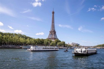 Sau 100 năm, người dân Pháp lại được bơi trên sông Seine