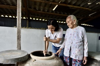 lang nghe nuoc mam tam thanh gin giu huong vi que huong phat trien kinh te dia phuong