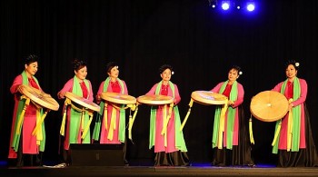 trai he lang trong pho gan ket sinh vien viet nam tai duc