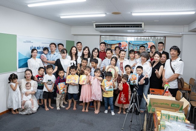 Ra mắt Tủ sách tiếng Việt tại Fukuoka (Nhật Bản)