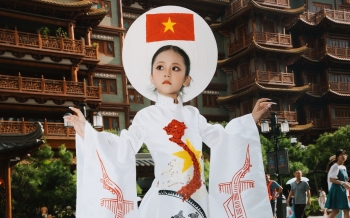 ao dai viet nam ruc ro tai quang chau trung quoc