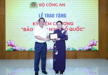 bo cong an vinh danh dong gop cua dai su nguyen phuong nga trong su nghiep bao ve an ninh to quoc