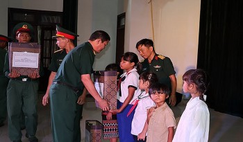 thu a thien hue ho tro 27 hoc sinh dan toc thieu so va mien nui